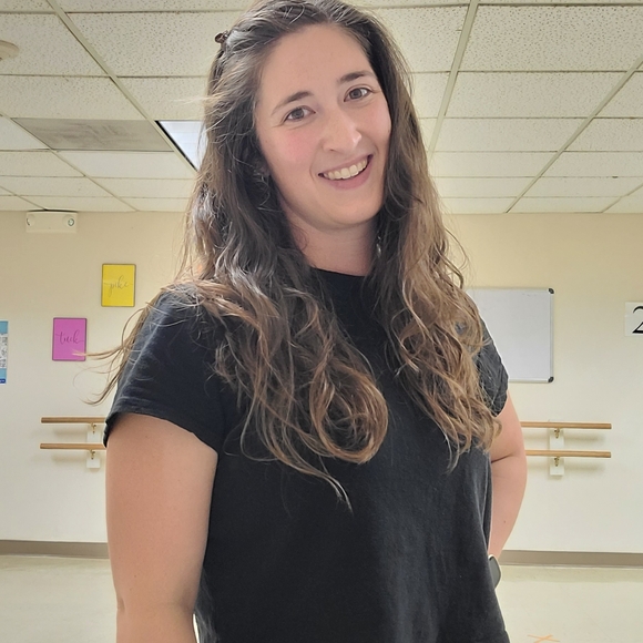 Meet your Posher, Caitlyn - Picture 3 of 4